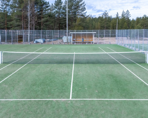 Tenniskenttä