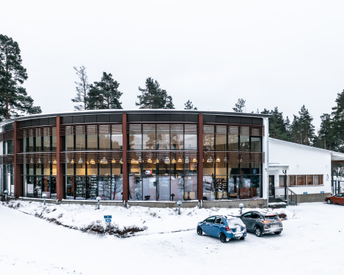 Sähköisen kyselyn voi täyttää myös paperilla Pyhtään kirjaston aukioloaikoina.