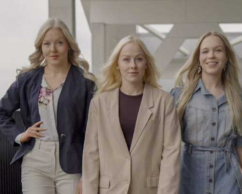 Kampanjaa varten tehdyillä videoilla Minni Peltomäki,Tia Räihä ja Viola Tyynilä kertovat omista kokemuksistaan yrittäjyydessä ja työelämässä. 