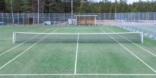 Tenniskenttä