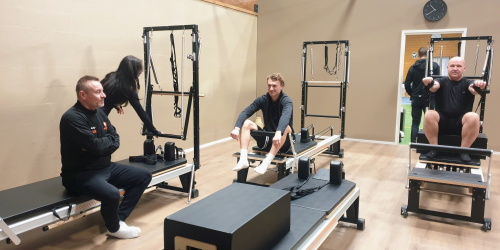 Laitepilateksen koekäyttäjänä on ollut muun muassa FC KTP:stä tuttu jalkapalloilija Matias Paavola (keskellä).